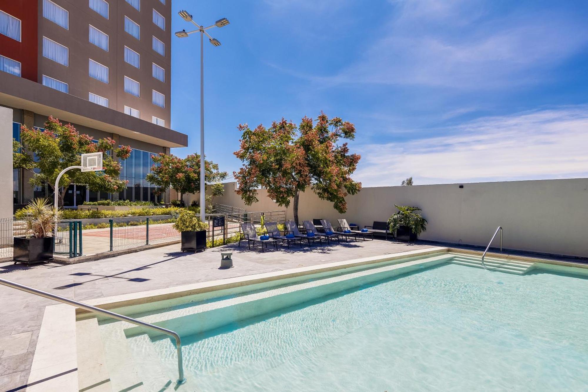 Fiesta Inn Suites Aeropuerto Del Bajio Silao Exteriér fotografie