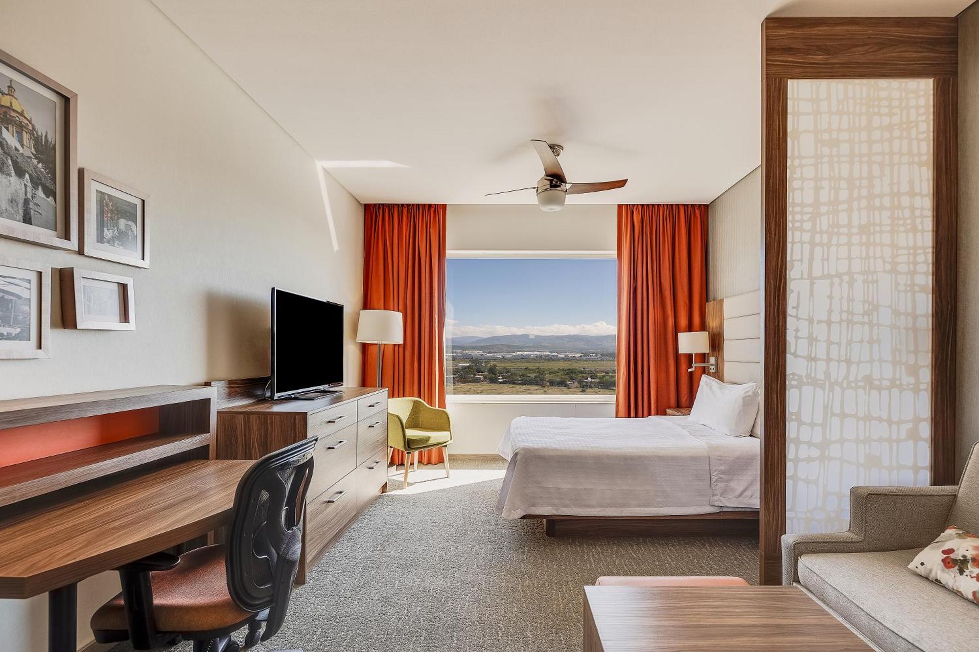 Fiesta Inn Suites Aeropuerto Del Bajio Silao Exteriér fotografie
